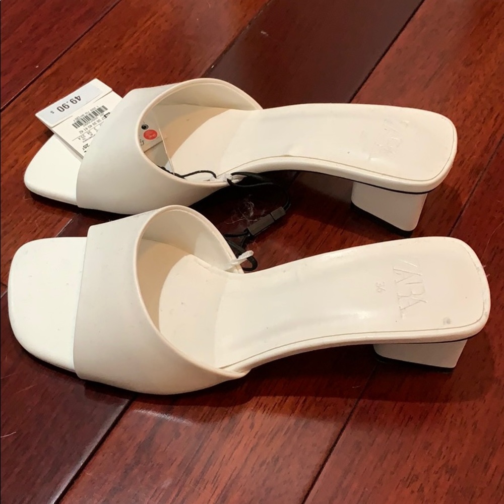 Zara thick heeled sandals NWT in white